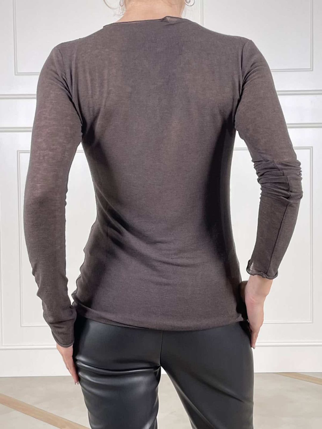 51300